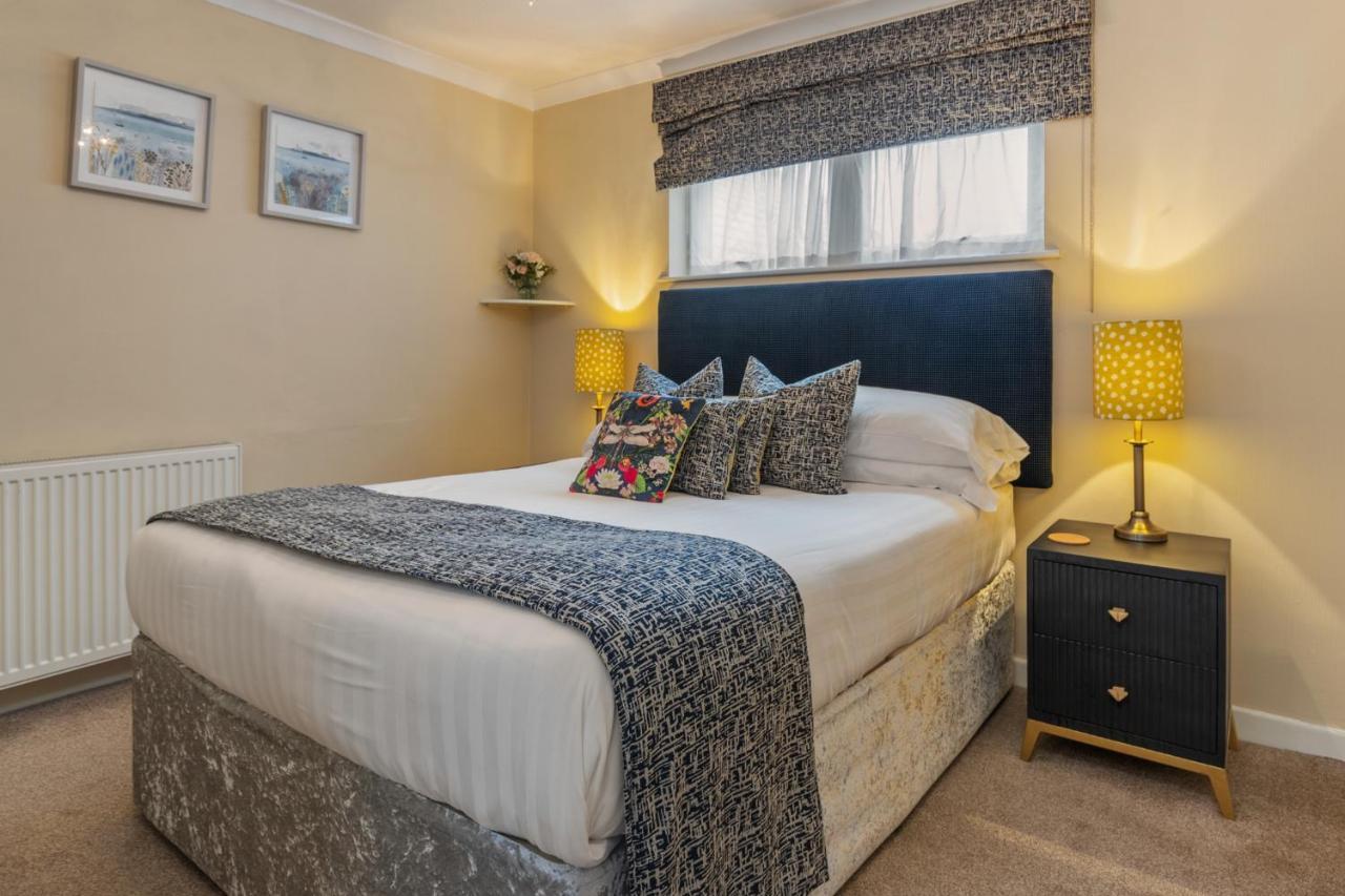 Hotel Plas Hyfryd Narberth Bagian luar foto